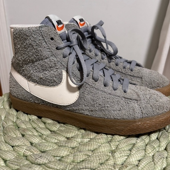 Nike Blazer Mid High Top Vintage Retro Fuzzy Gray/White Suede Lace Up Sneaker - Picture 7 of 13